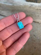 Load image into Gallery viewer, Turquoise Pendant Necklace N0781