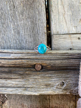Load image into Gallery viewer, Vintage Turquoise Ring 7.5 R0436