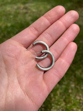 Load image into Gallery viewer, Sterling Hoop Earrings E0211