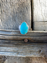 Load image into Gallery viewer, Turquoise Ring Size 8 R0473