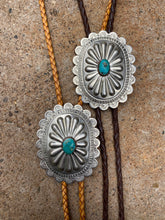 Load image into Gallery viewer, Concho Bolo