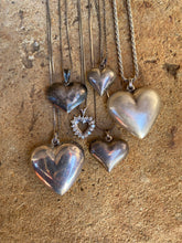 Load image into Gallery viewer, Vintage Heart Necklace N0779