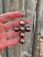 Load image into Gallery viewer, Cross Pendant P0667