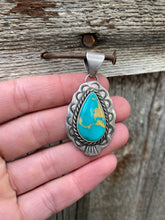 Load image into Gallery viewer, Royston Pendant P05473