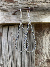 Load image into Gallery viewer, Teardrop Earrings E0221