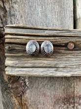 Load image into Gallery viewer, Vintage Earrings E0264