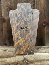Load image into Gallery viewer, Naja Pendant Necklace N0659