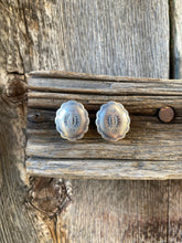 Load image into Gallery viewer, Concho Earrings E0256
