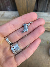 Load image into Gallery viewer, Boot Tie Clip/ Scarf N0941