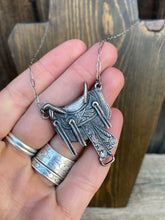 Load image into Gallery viewer, Saddle Necklace N0937